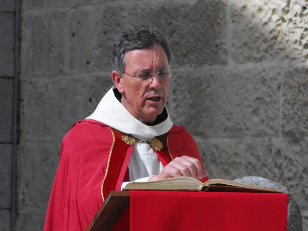Confesor Bodas de oro de la ordenación sacerdotal de nuestro confesor P. Antonio ...